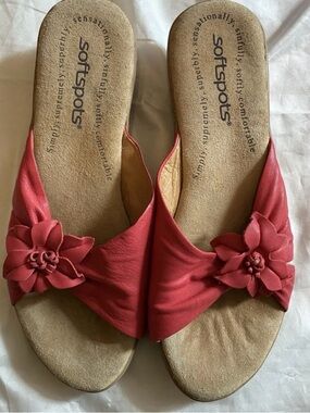 Softspots Pink/Coral Leather Flower Open Toe  Sandals Women Sz 7M